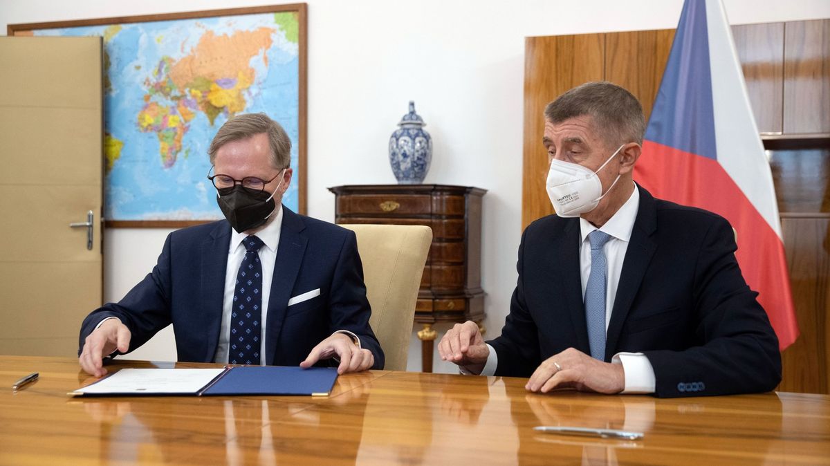 Glosa: Fiala a Babiš u jednoho stolu? Nový prezident chce konat zázraky