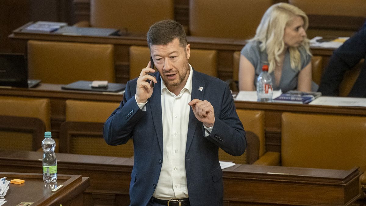 Manželství pro všechny? Okamurova SPD zablokovala jednání Sněmovny