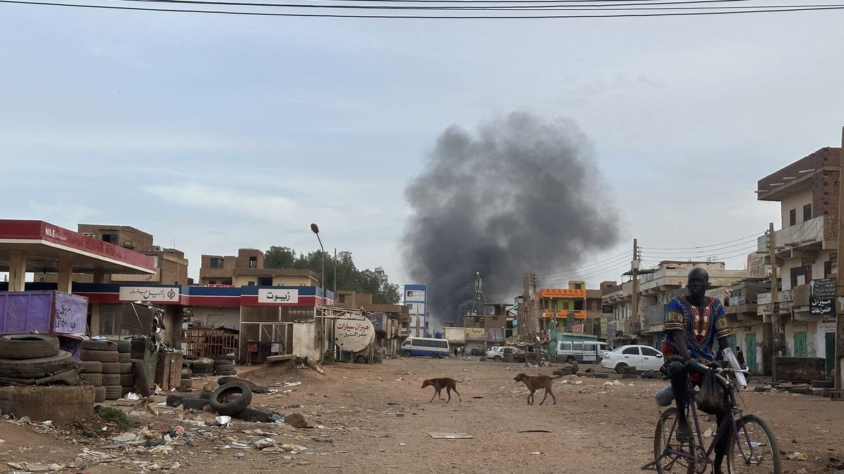 Boje v Chartúmu zesílily