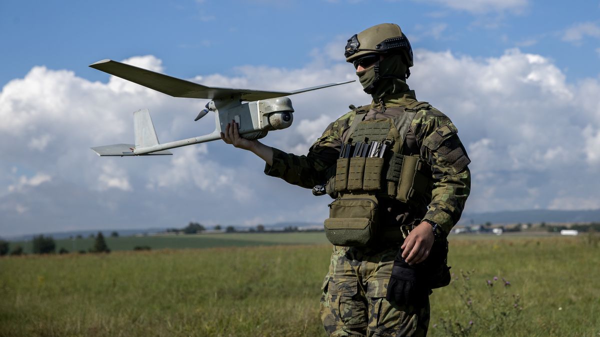 Kvantový počítač, roj dronů a robotů. Česká armáda žízní po technologiích