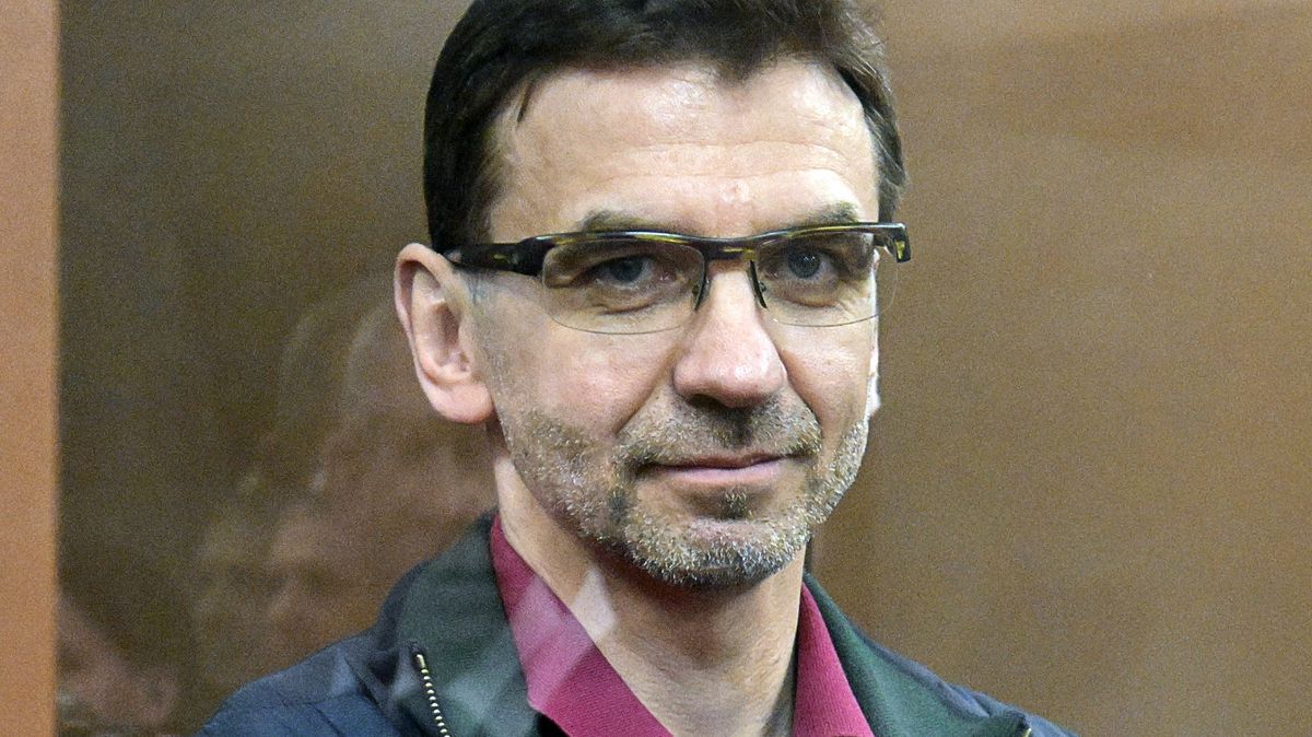 Ruský soud poslal na 12 let do vězení bývalého ministra Abyzovova