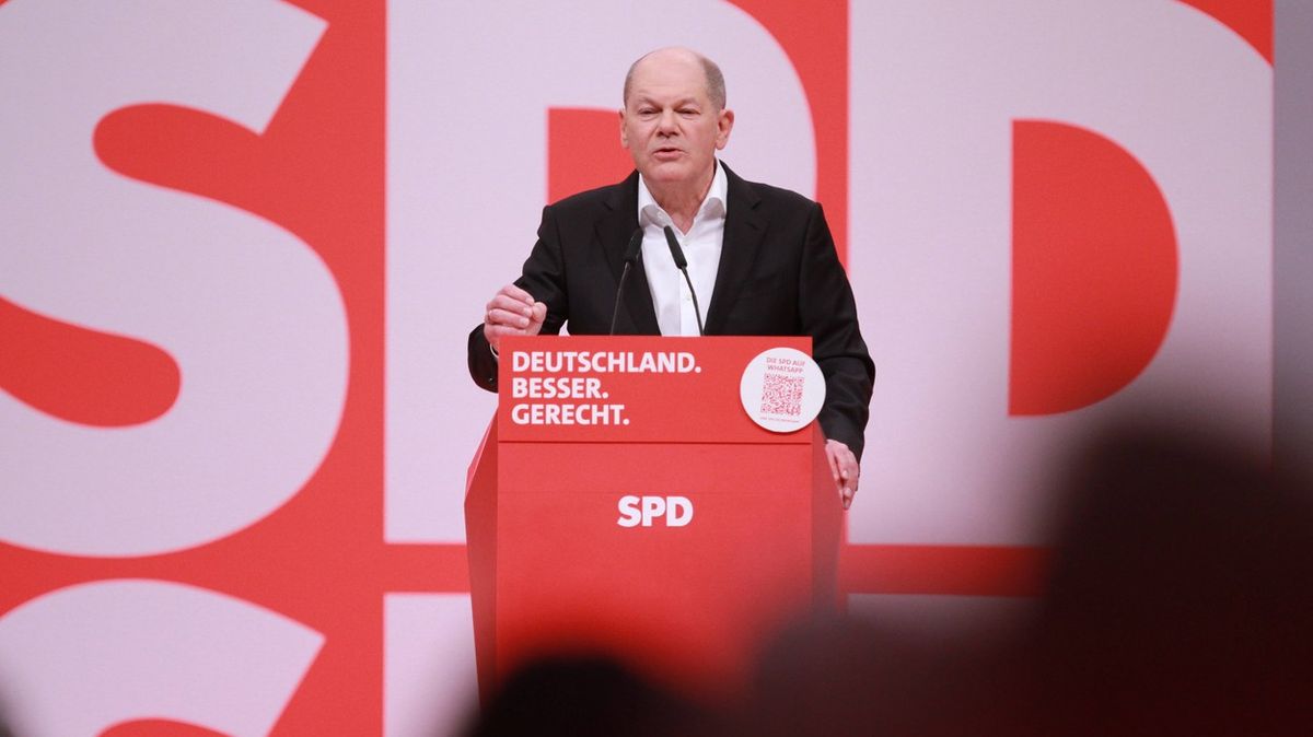Scholzova SPD si sype popel na hlavu. Postoj k Putinovi byl chybou