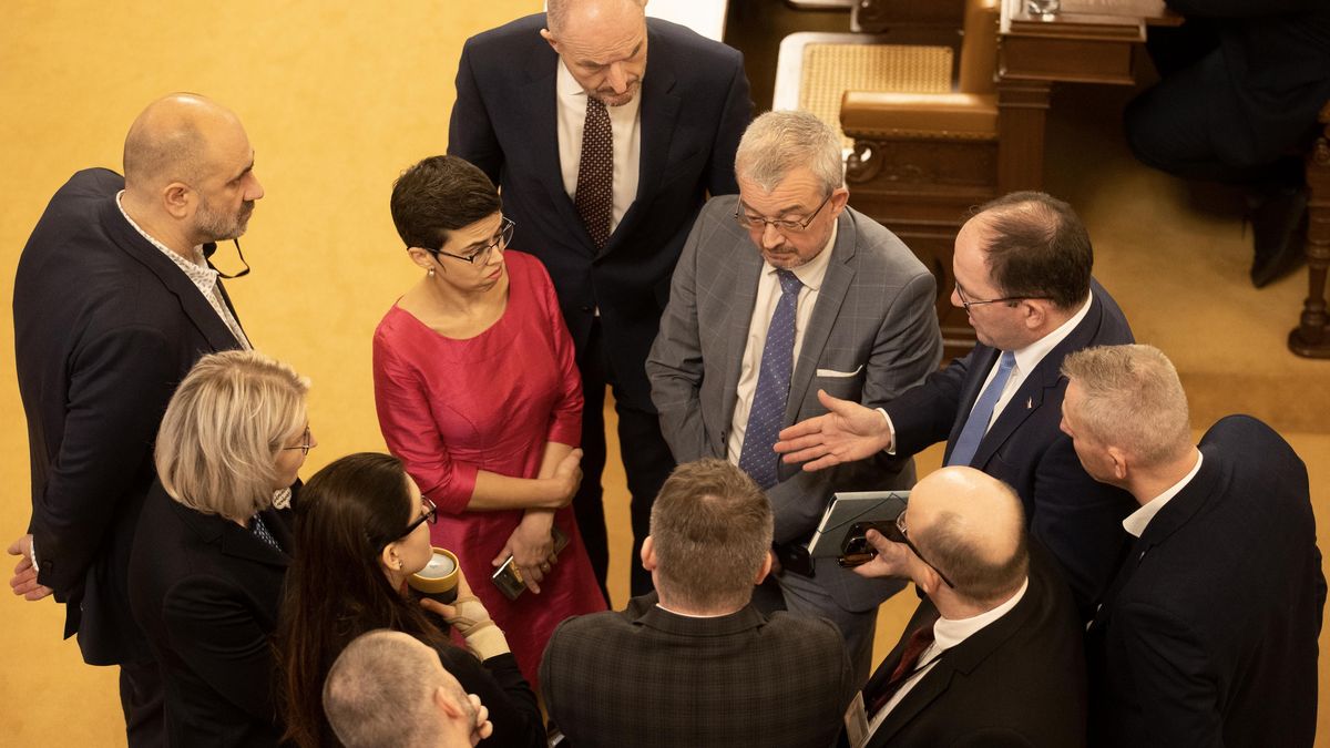 Poslanci schválili navýšení koncesionářských poplatků, zdraží od května