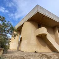 ... ranní zpověď v kostele, …