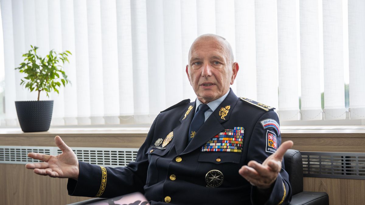 Slova o krysách a zrádcích nebyla vhodná, uznal policejní šéf
