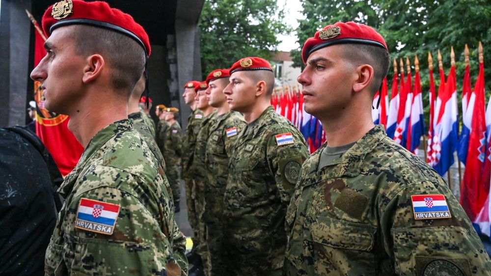 Mladí Chorvati zase půjdou na vojnu, potrvá dva měsíce