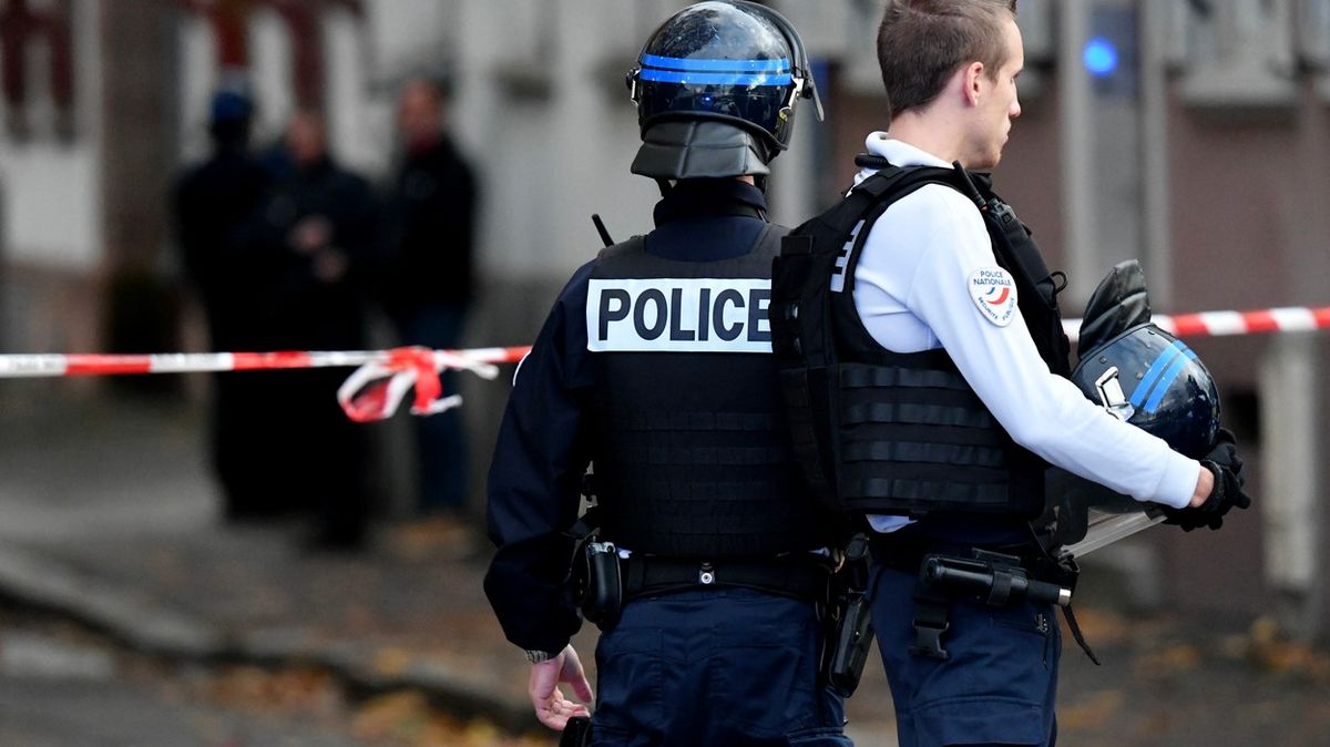 Ozbrojenec drží dva rukojmí v Le Havru, čtyři další propustil