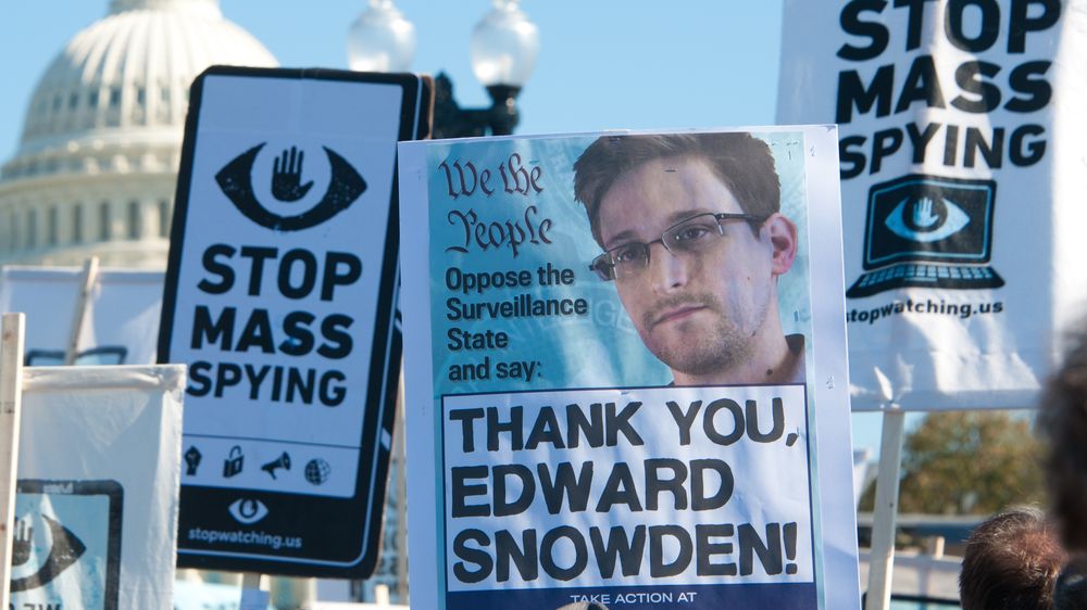 „Budu chránit nezávislost Ruska.“ Edward Snowden přijal ruské občanství