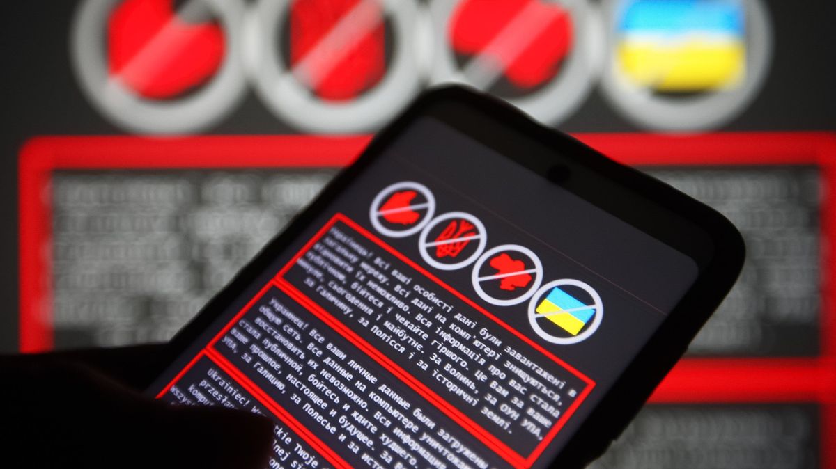 Hackerský útok na Ukrajině byl závažnější než se myslelo. Kyjev viní Rusko