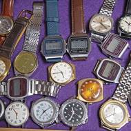 Vzhledem k poptávce veřejnosti i tlaku podniku Klenoty se v 80. letech začaly nabízet i digitálky s logem Prim - Quartz. Ve skutečnosti šlo o hodinky Elektronika 5 ze SSSR. Prodalo se jich přes 70 tisíc, ale kvůli poruchovosti byl jejich prodej po dvou letech ukončen.