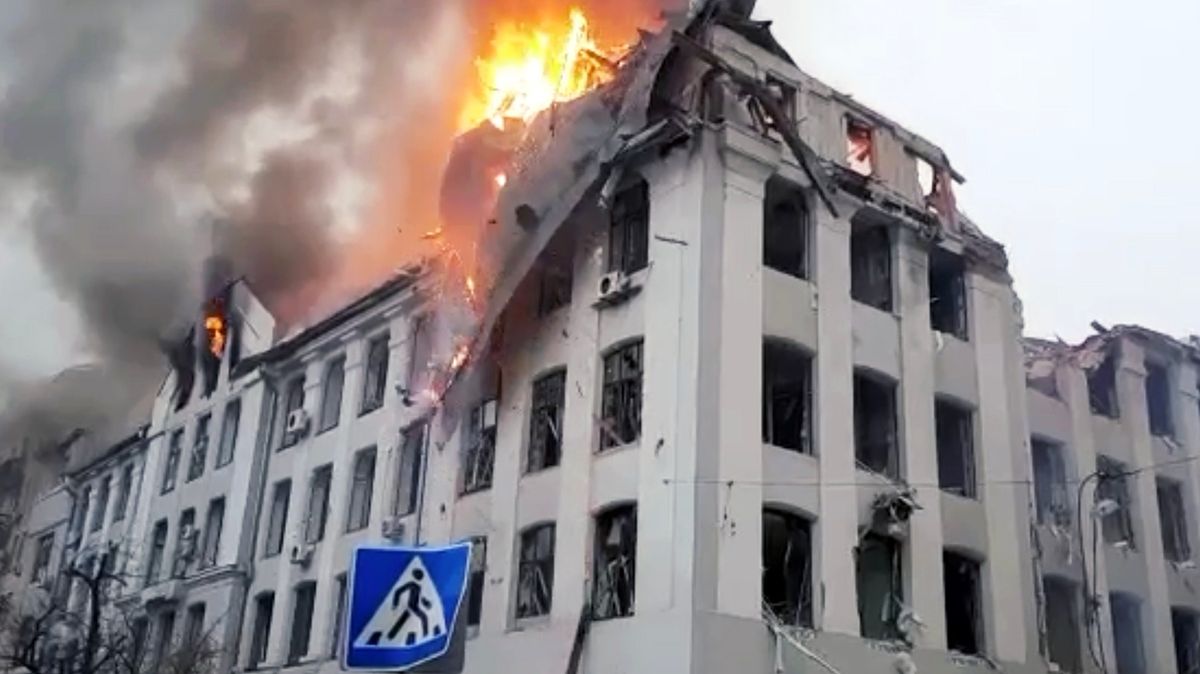 Noční boje o Charkov: 21 mrtvých a nemocnice nepadla, tvrdí Ukrajinci