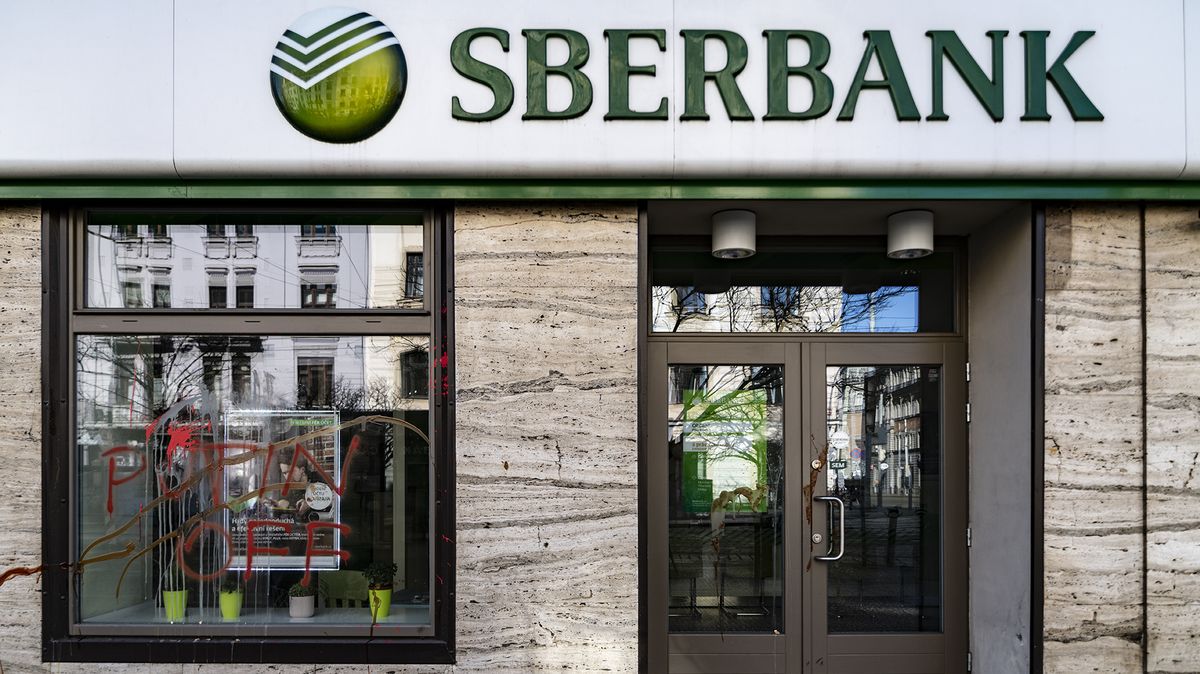 Česká národní banka rozhodla o odejmutí licence Sberbank