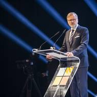 Fiala ve svém projevu spíš chválil. Hodnotil zejména práci ministrů z hnutí STAN.