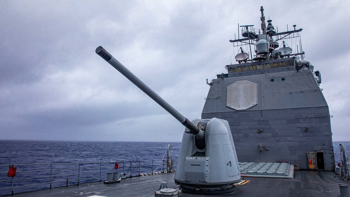 Americké válečné lodě propluly Tchajwanským průlivem, Čína je „připravená“
