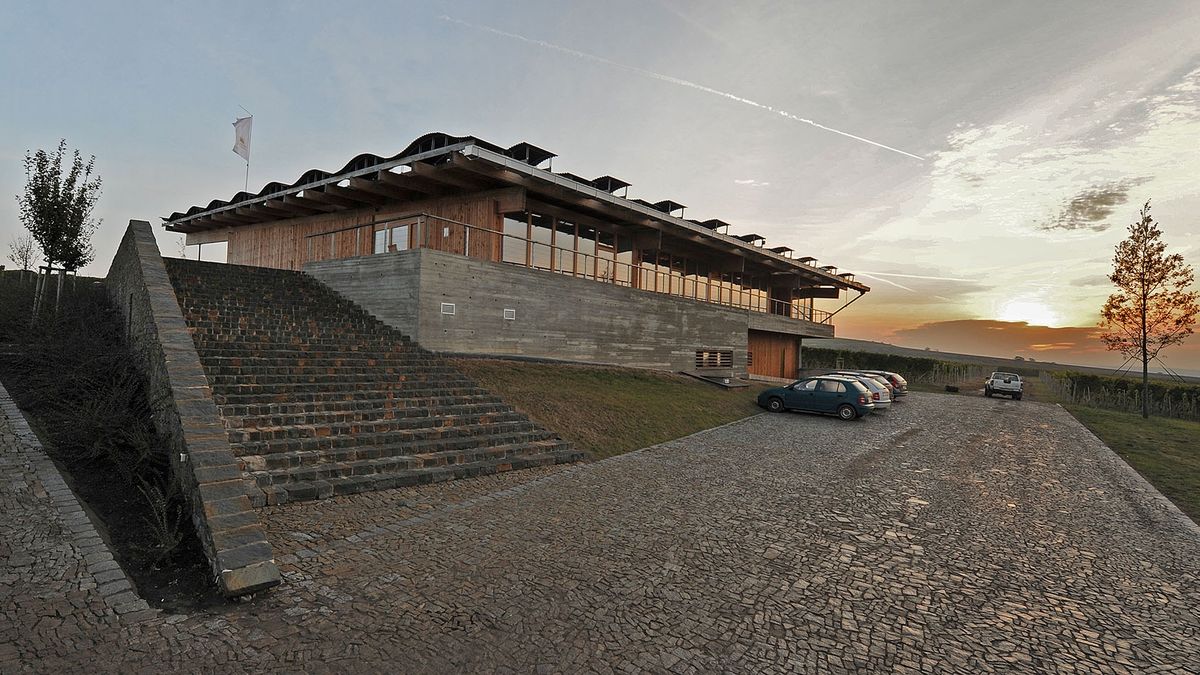 Na prodej je další moravské vinařství, zájem mohou mít movití fandové