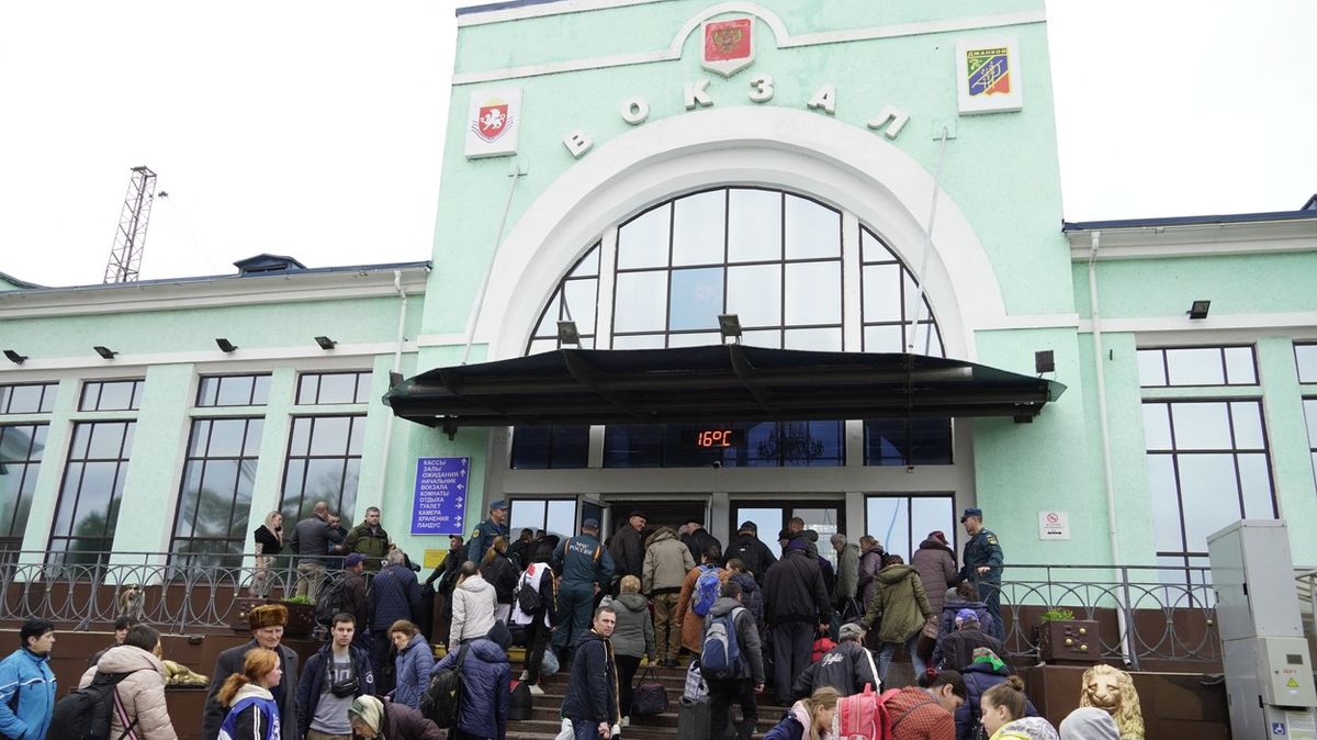 Ruské úřady dokončily „evakuaci“ Chersonu, odejít mělo nejméně 70 tisíc lidí