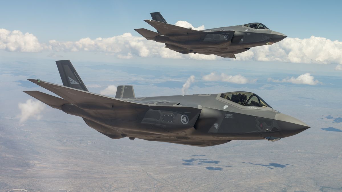Pokud USA nedodrží lhůty, sankce je nečekají, připustil šéf projektu F-35