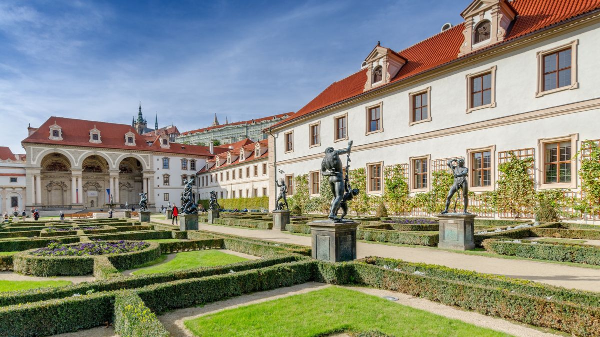 Výkladní skříně šlechtického luxusu: 10 nejkrásnějších paláců v Praze