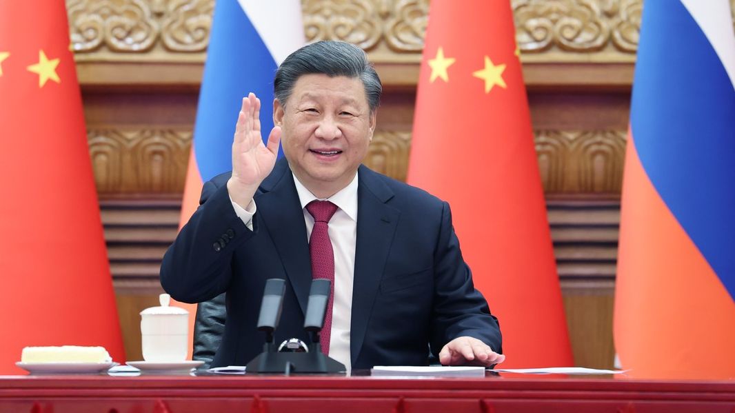 Čínské zbraně Moskvě by znamenaly světovou válku. Už teď ji Peking podporuje