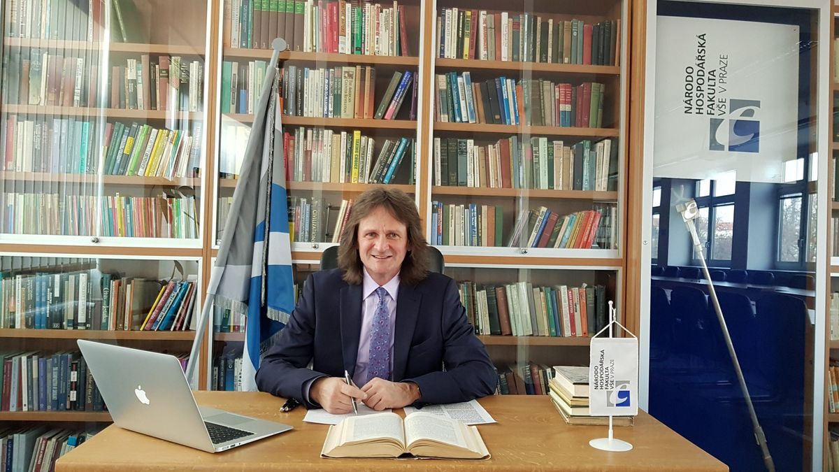 Pro odvolání Ševčíka budu asi jediná, míní studentská senátorka