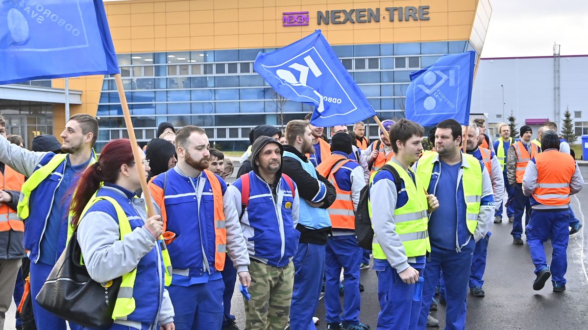 Zaměstnanci jihokorejské továrny Nexen Tire u Žatce vstoupili do stávky