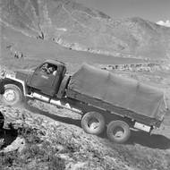 Vojenský třítunový speciál se zapsal do povědomí veřejnosti jako vejtřaska. Snímek vůz zachycuje během československé expedice do Tibetu v roce 1956. 