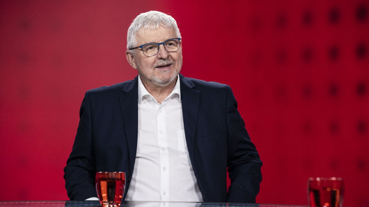 Rusnok: Rozpočet je svým způsobem nepravdivý, vláda doopravdy nešetří