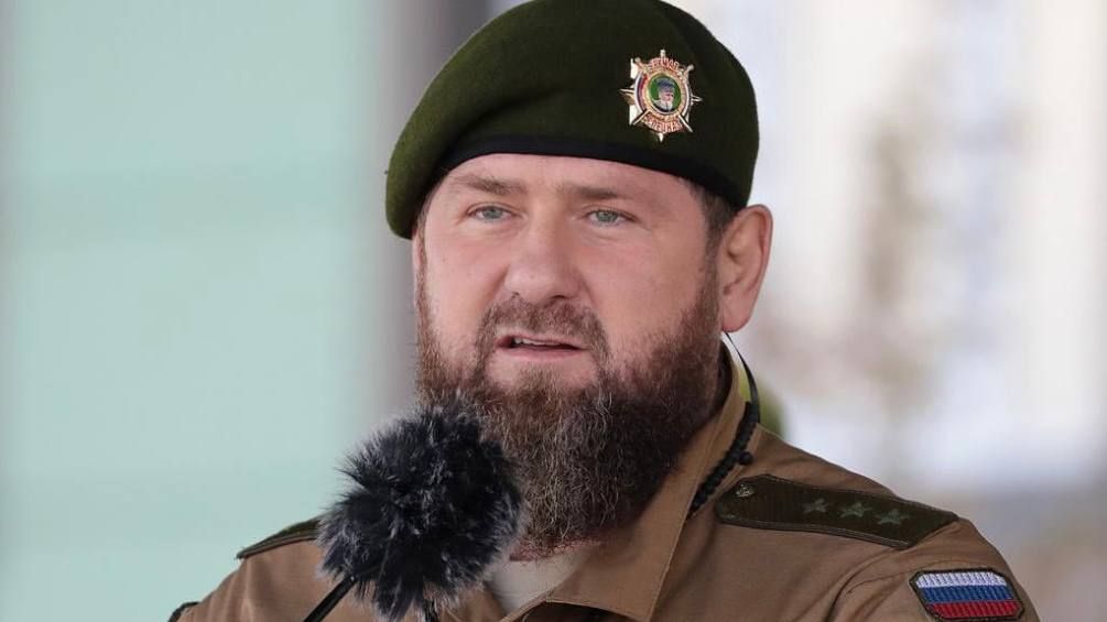 Zrušte sankce a vydáme ukrajinské zajatce, vyzývá Kadyrov USA
