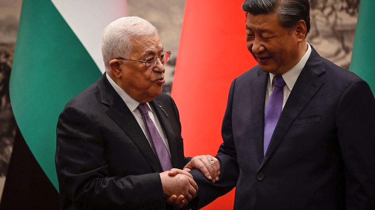 Po Íráncích a Saúdech i Palestina? Čína se hlásí jako mírotvůrce