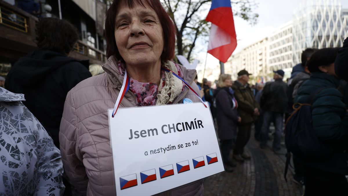 Padáme dolů a můžeme si říkat: Ještě dobrý… Ještě dobrý…