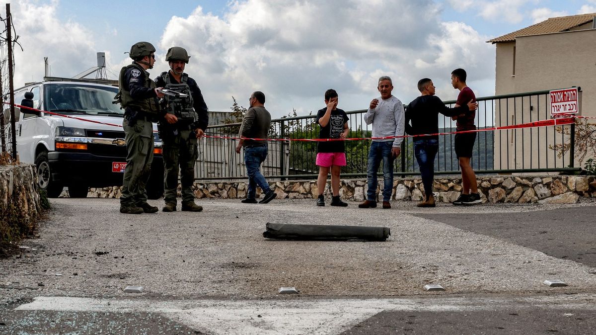 Izrael čelí útoku z Libanonu. Na sever země přiletělo nejméně 34 raket
