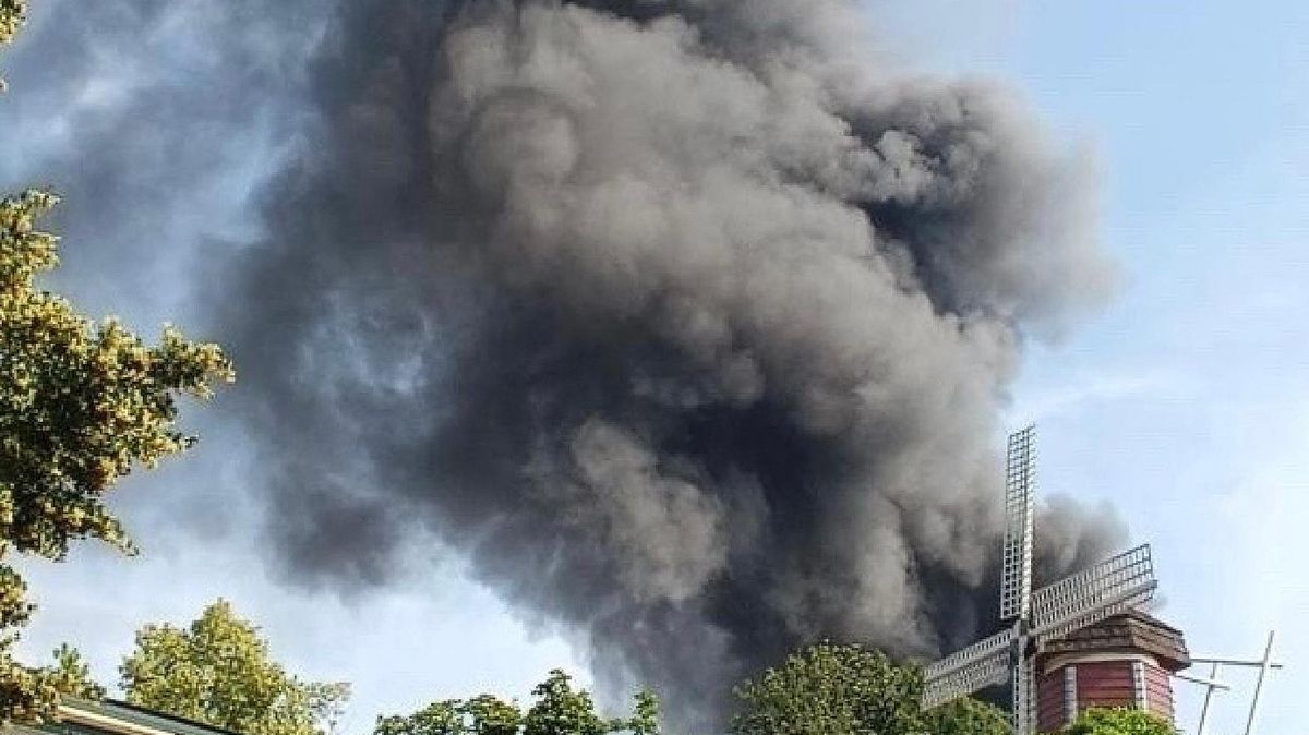 Im deutschen „Disneyland“ bricht ein Großbrand aus.  Tausende Menschen wurden evakuiert