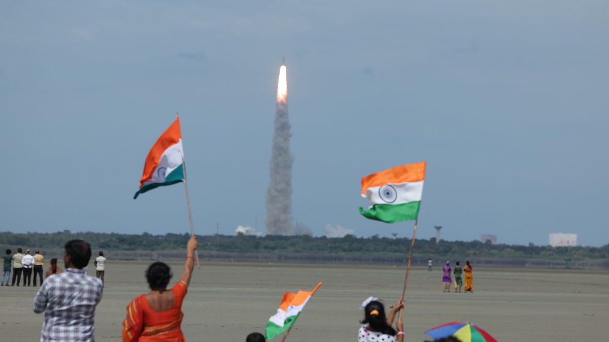 Indie vyslala k Měsíci raketu. Může se zařadit po bok vesmírných velmocí