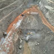 Úřady v regionu touží využít potenciálu stříbřitě bílého kovu a nalákat zahraniční investory, ne všichni jsou však touto myšlenkou nadšeni.