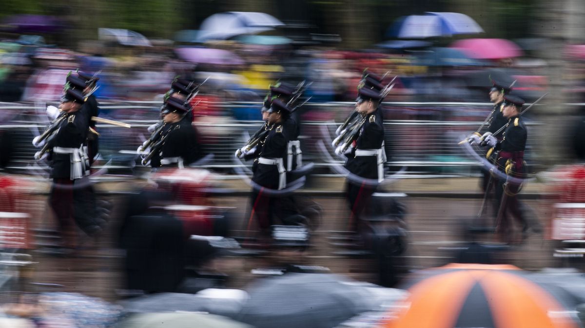 Vzkaz Rusku i Spojeným státům. Británie se dala do zbrojení