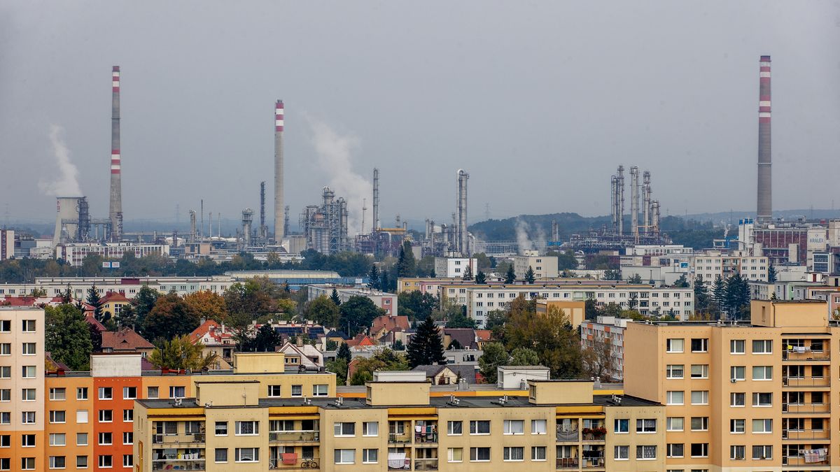 Chemický průmysl je v Česku pod tlakem. Práci mohou ztratit tisíce lidí