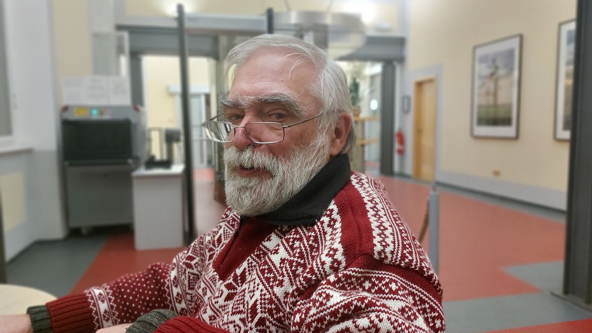 Vláda vyhověla Gruntorádově požadavku, odvolala usnesení k Chartě 77