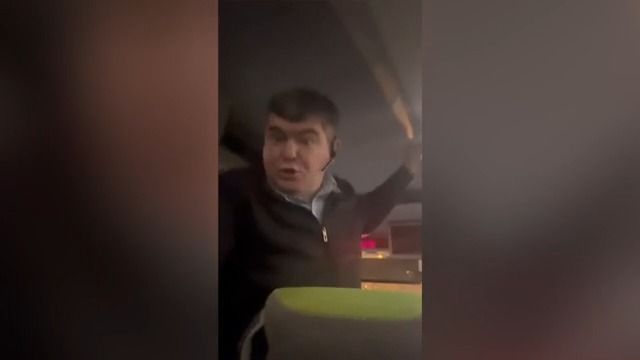Řidič si nás spletl s Ukrajinkami a vyhodil z autobusu, stěžují si cestující