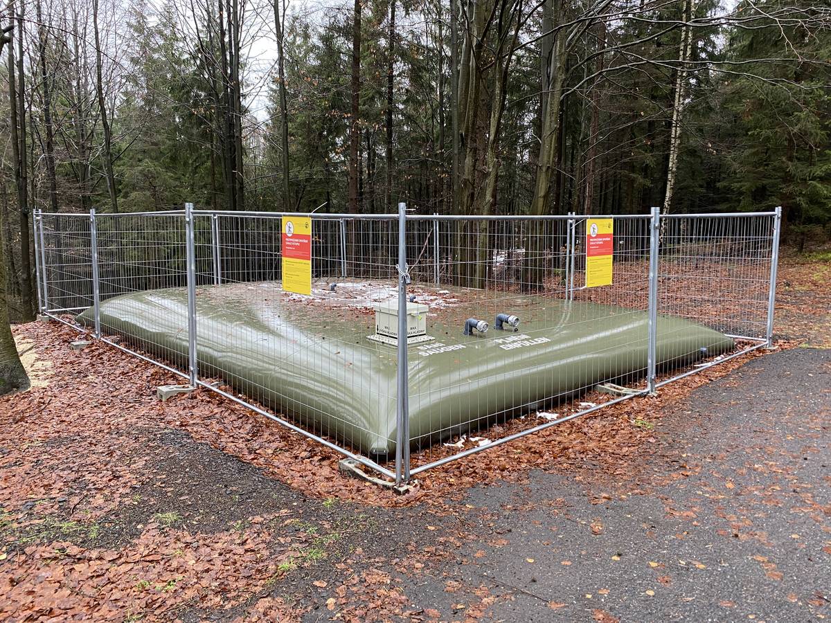 V národním parku České Švýcarsko jsou nové vaky, ve kterých je 50 tisíc litrů vody.