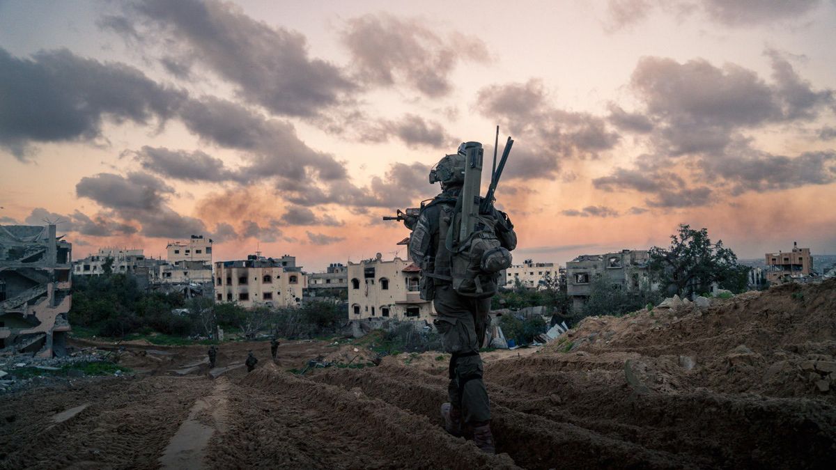 USA posílají Izraeli munici, kterou potřebuje Ukrajina, říká uznávaný komentátor