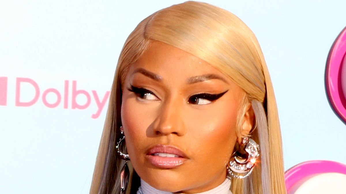 Nicki Minaj se omlouvá fanouškům za zrušený koncert. V Amsterdamu ji zadržela policie