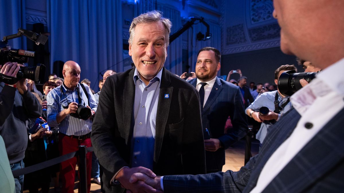 „Chodící knihovna.“ V europarlamentu je 20 let, radí pěti poslancům