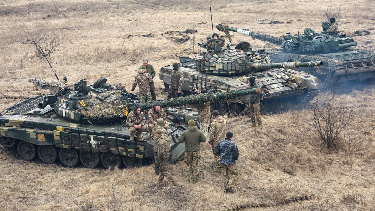 Rusko spuštěním nové ofenzivy postavilo Ukrajinu před těžké rozhodnutí