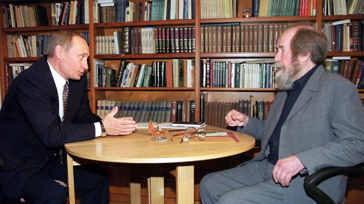 Komentář: Západ prý nemá dost odvahy. Jak na to Putin přišel?