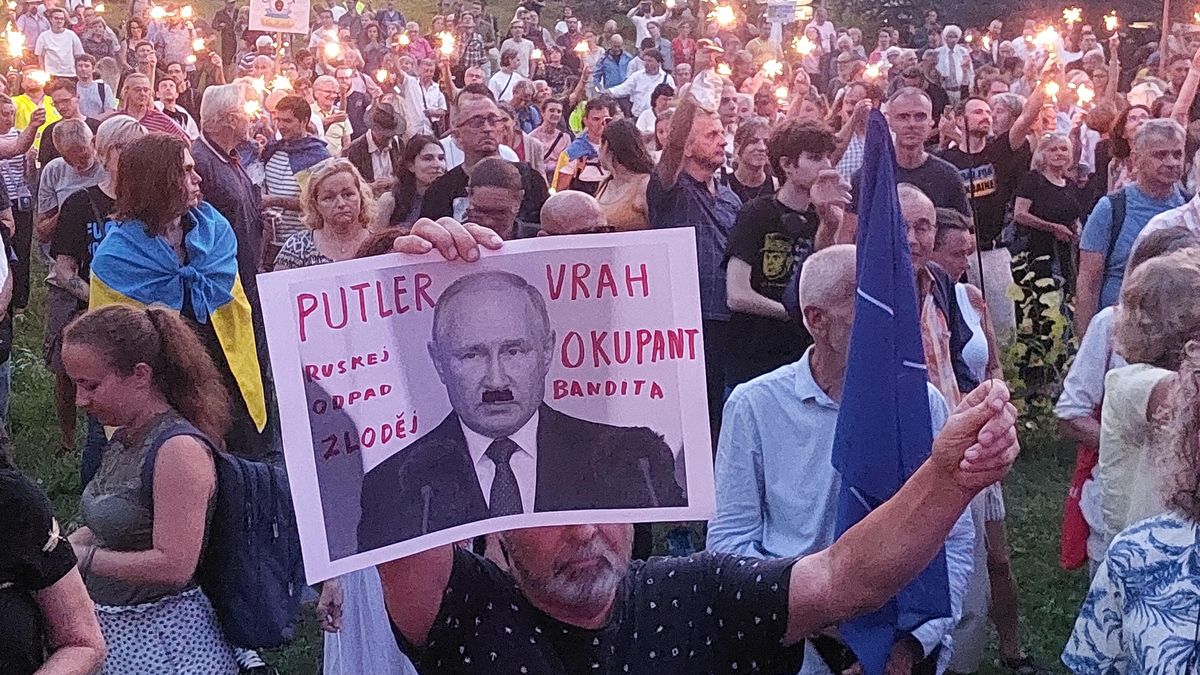 „Běž domů, Ivane,“ vzkázali lidé v předvečer výročí srpnové okupace 1968