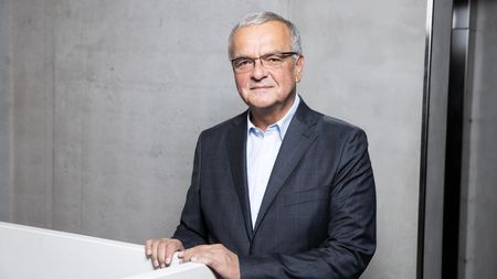 Stanjura měl možnost to zastavit, soudí o bitcoinovém daru Kalousek