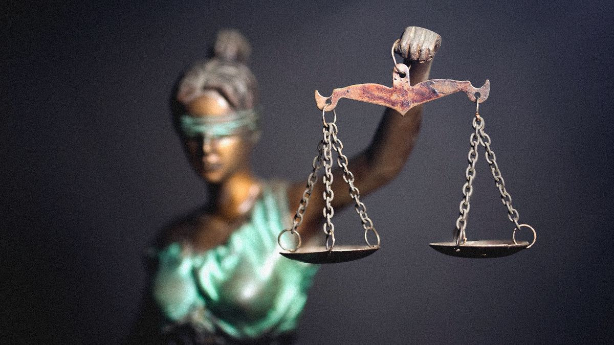 V kauze zakázky na výplatu sociálních dávek potrestal soud muže pěti lety vězení