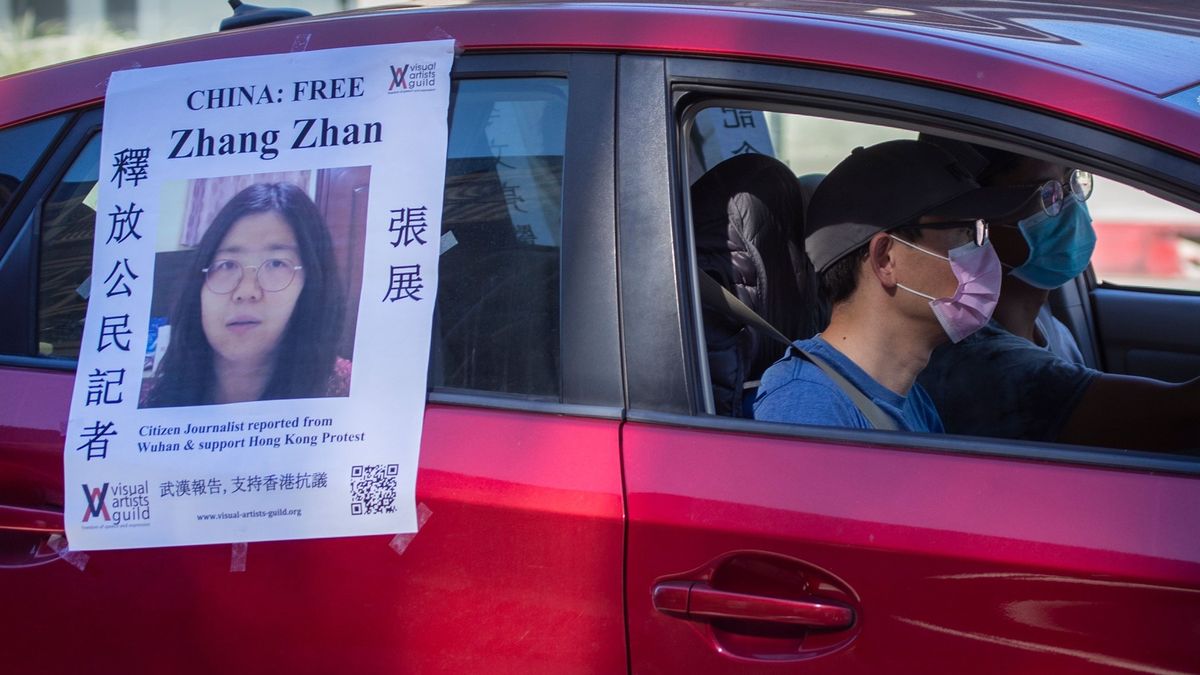 Čínská reportérka měla být propuštěna z vězení, nikdo však neví, kde je