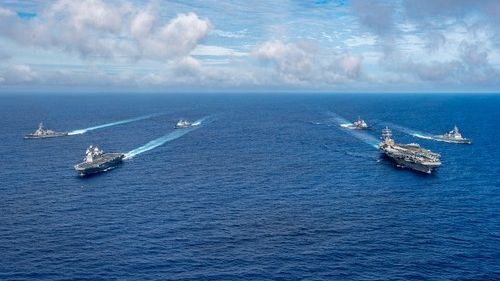 Provokace mezi Čínou a USA se stupňují. Americké lodě směřují k Tchaj-wanu