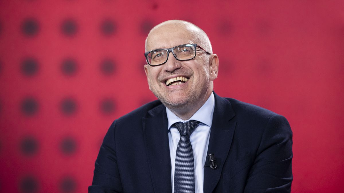 Ministr Bek ordinuje školám adrenalin. Úplně zbytečně